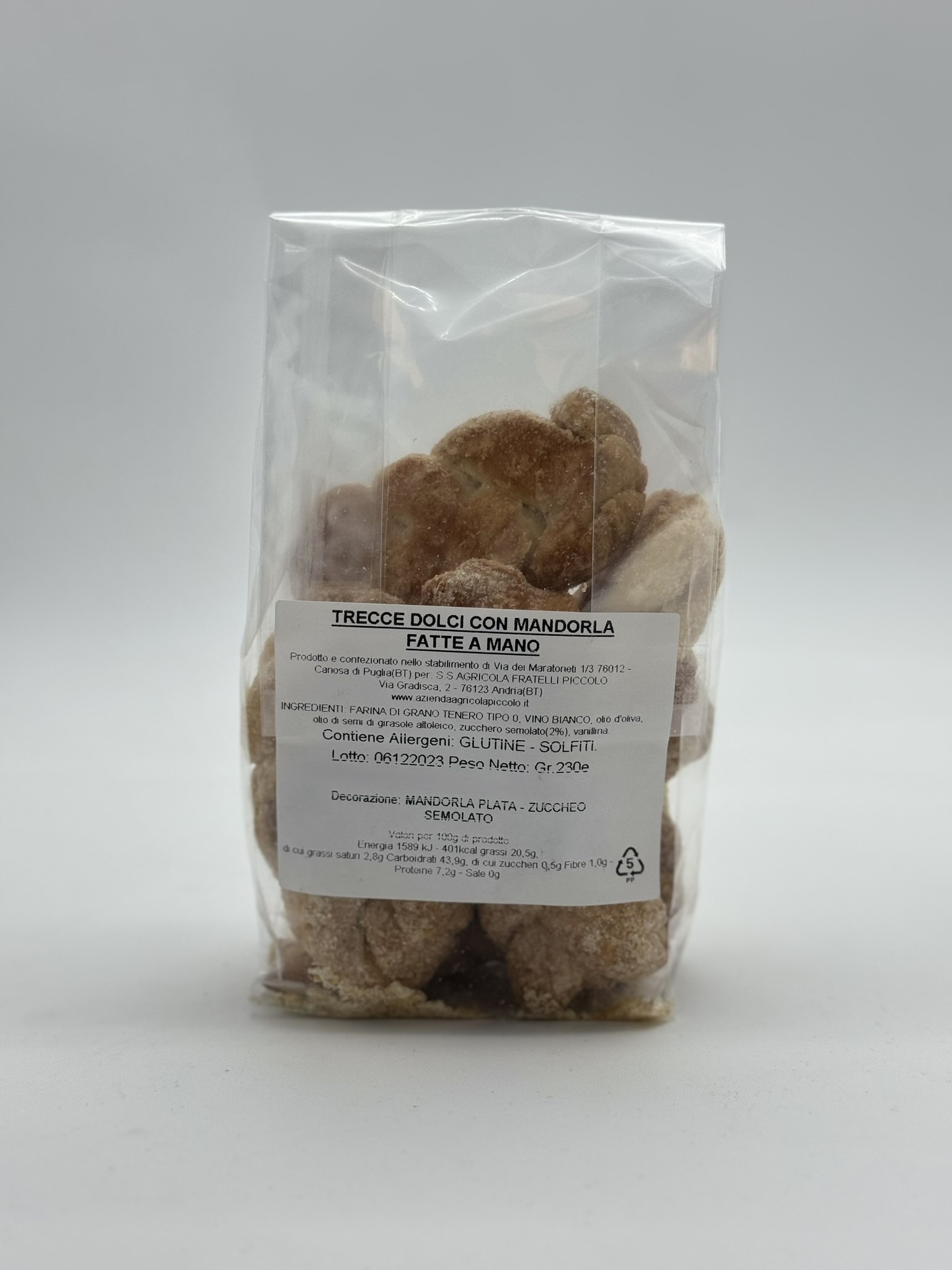 trecce-dolci-con-mandorle-fatte-a-mano-azienda-agricola-piccolo-22